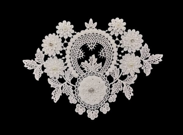 Applicazione Macrame Ricamata