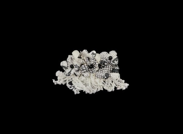 Spilla Sfrangiata Con Fiori Maculati